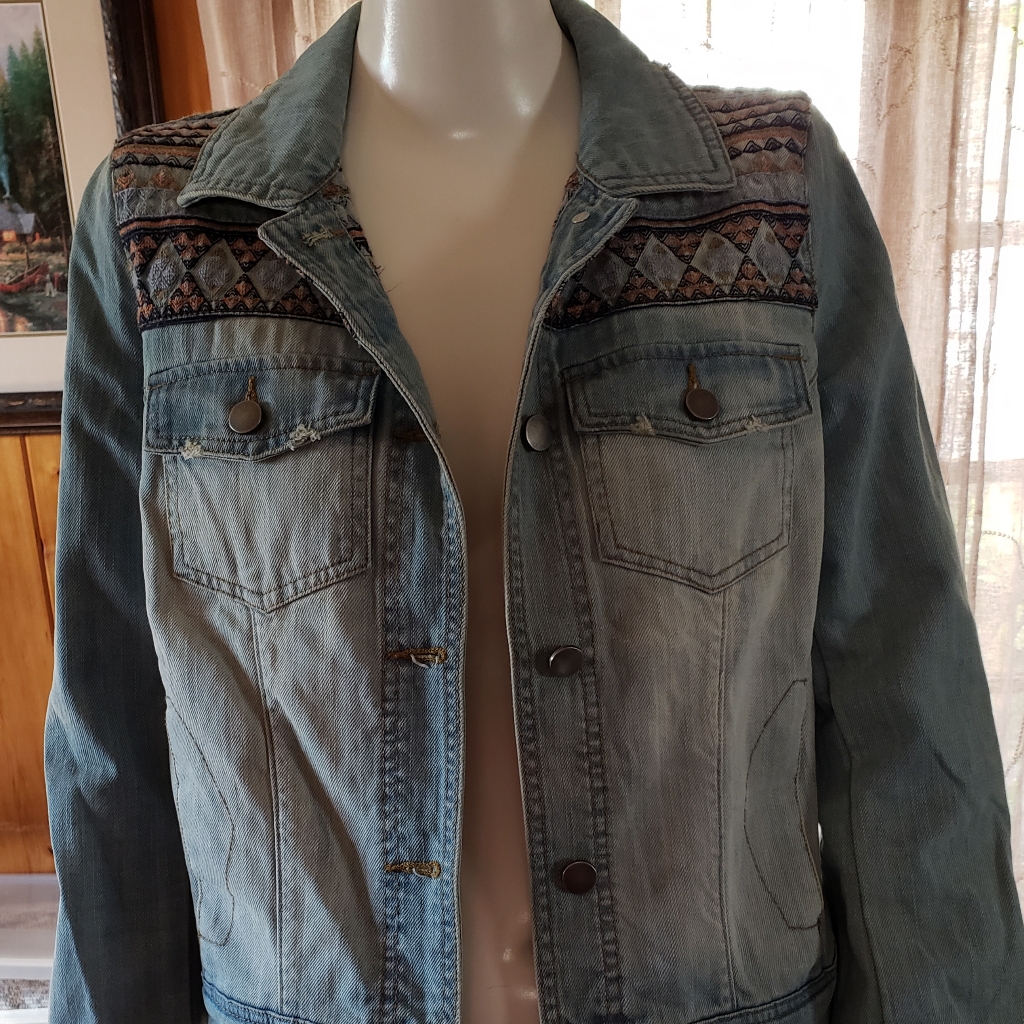 Hinge Jean Jacket - Medium